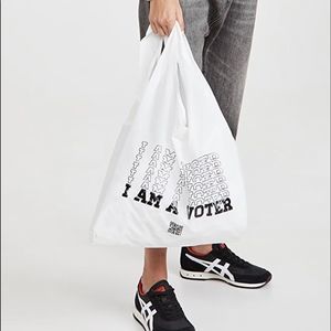NWOT BAGGU x I Am A Voter Collab - white
